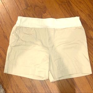 MOLLY MAE MATERNITY SHORTS SIZE MEDIUM